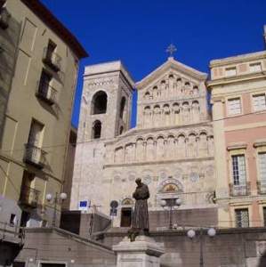 Xtrallusion offers characteristic Bed and Breakfast, B&B, Guest House, Hotel, Albergo and Country Lodge accommodation in Italy. Plus independent self-guided Walking, Adventure, Activity, Skiing and Paragliding Holiday itineraries on the Italian Rivieras, in the Italian Lakes, in the Italian Alps and in some of the most beautiful corners of Italy.